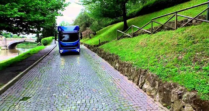 Eurocargo | Аuto Caccak Komerc - IVECO commercial vehicles and trucks